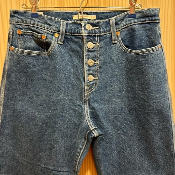 Levi’s Wedgie Straight Jeans - Picture 2 of 13